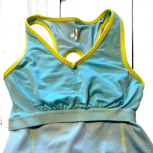 🔥Women’s Old Navy active wear tank top ✨ - Picture 4 of 4